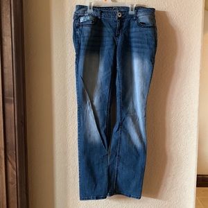 Cute jeans in the brand premium vanity collection